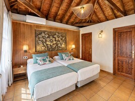 Deluxe Double Room | Free WiFi