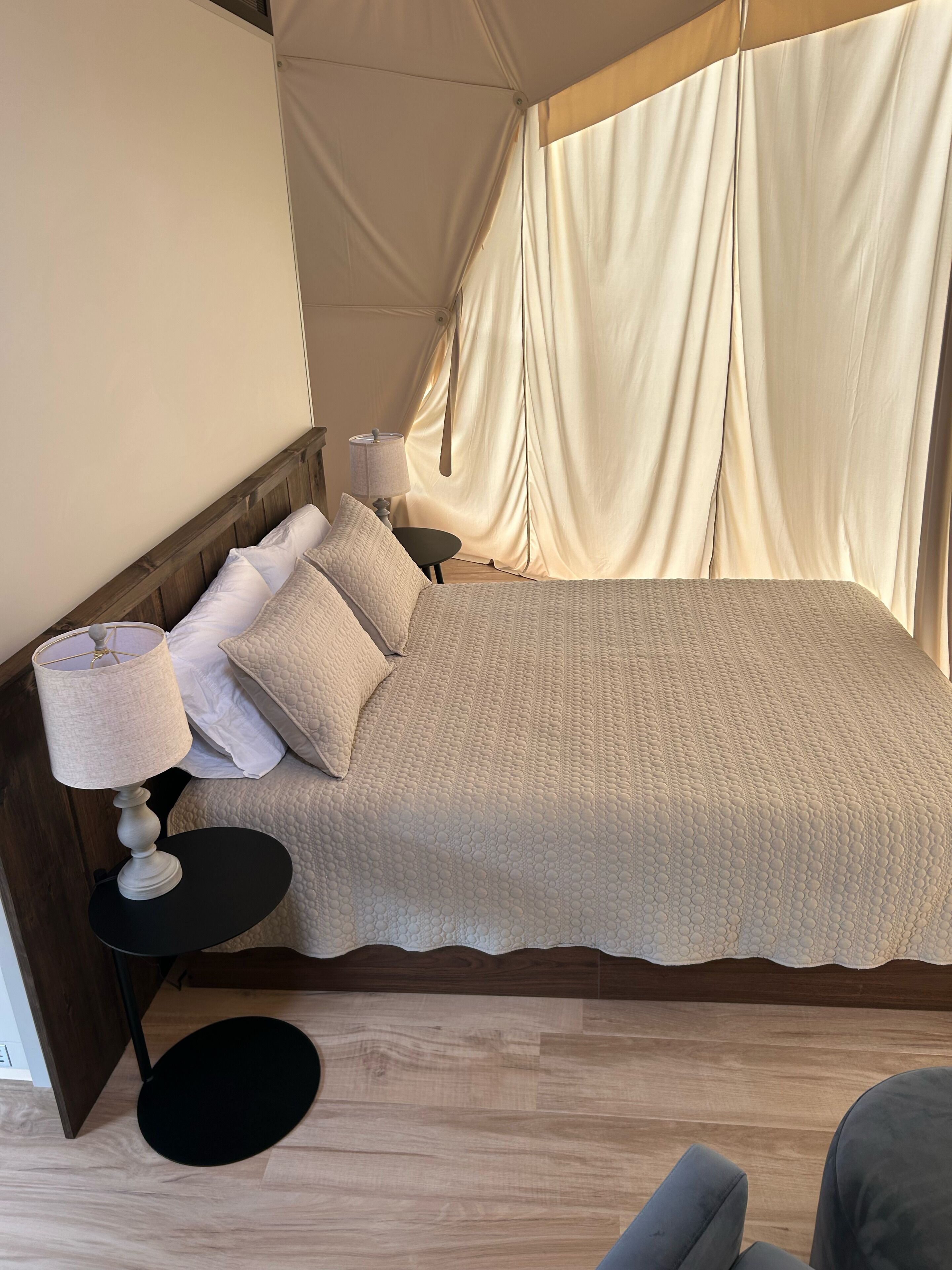 Tienda, baño privado, vistas a la montaña | Ropa de cama de alta calidad y colchones viscoelásticos