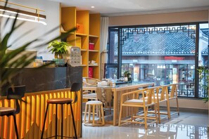 Dining - The Riverside Phoenix (Xiangxi)