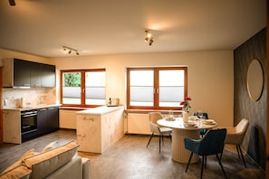 Kühlschrank, Ofen, Herdplatte, Geschirrspüler