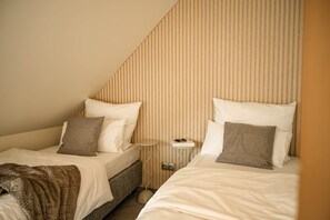 Travel cot, free WiFi, bed sheets - SECHSER - Easy Apartment (Spalt)
