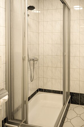 Bathroom - Six - Easy Apartment (Spalt)