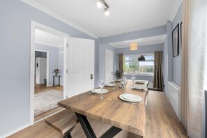 Dining - 4 Bed Hale Barns Home | Free Parking (Hale)