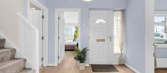 4 Bed Hale Barns Home | Free Parking