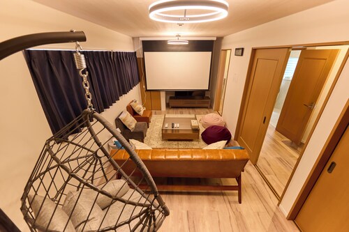Private Triangle House w/Theater, 5min to Downtown Miyazaki, Sleeps 8, Free P