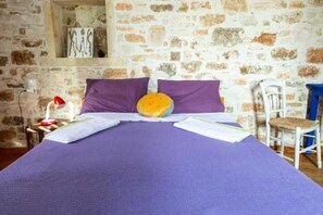 1 bedroom - Elisavi Kanakis – Cozy Retreat with Terrace & Garden Views in Sívas (Sívas)