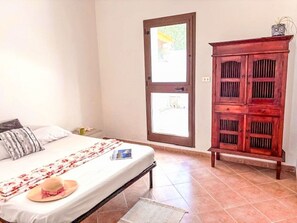 3 chambres, lit parapluie
