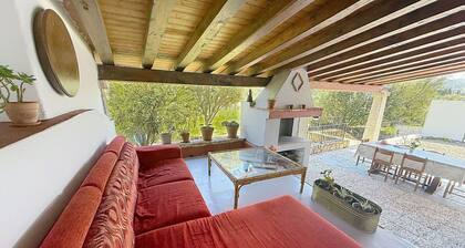 Atemberaubendes alleinstehendes Ferienhaus für 6 Leute mit Klimaanlage, TV und Panoramablick