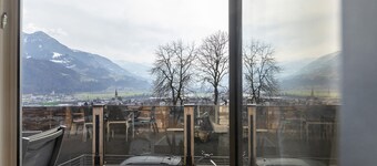 Chez Kompis : appartement confortable avec vue sur les toits de Jenbach