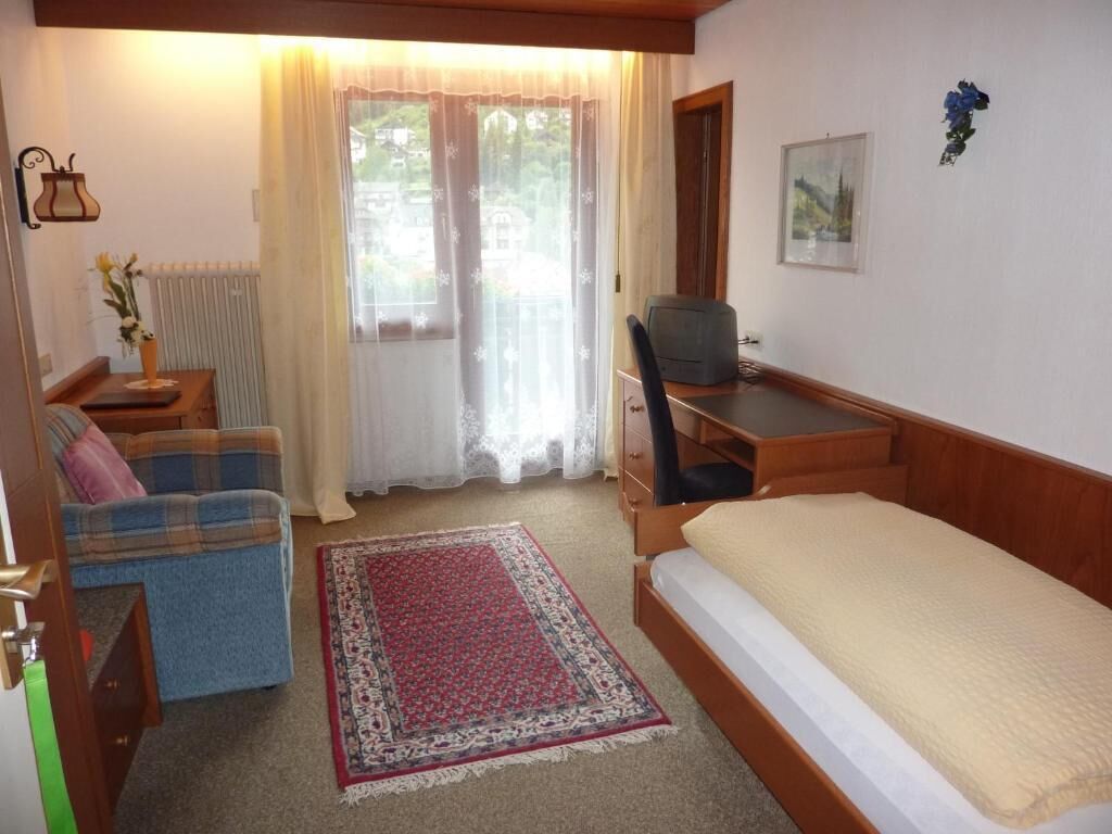 Einzelzimmer, Balkon, Stadtblick