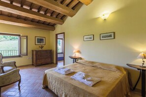 8 Schlafzimmer, Bügeleisen/Bügelbrett, Reisekinderbett, kostenloses WLAN