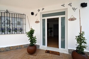 Vila, kolam renang pribadi, pemandangan kebun | Detail eksterior