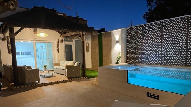 Villa, privat basseng, hageutsikt | Basseng