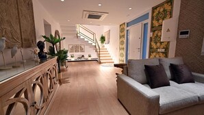 Villa, privat basseng, hageutsikt | Innvendig