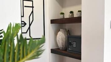 Villa, privat basseng, hageutsikt | Innvendig