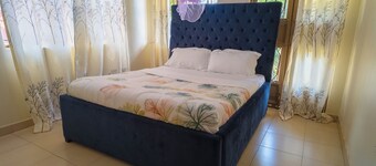 Safari Haven, Accessible 4-bedroom bed & breakfast in charming Mukono