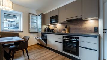Frigorifero, microonde, forno, lavastoviglie
