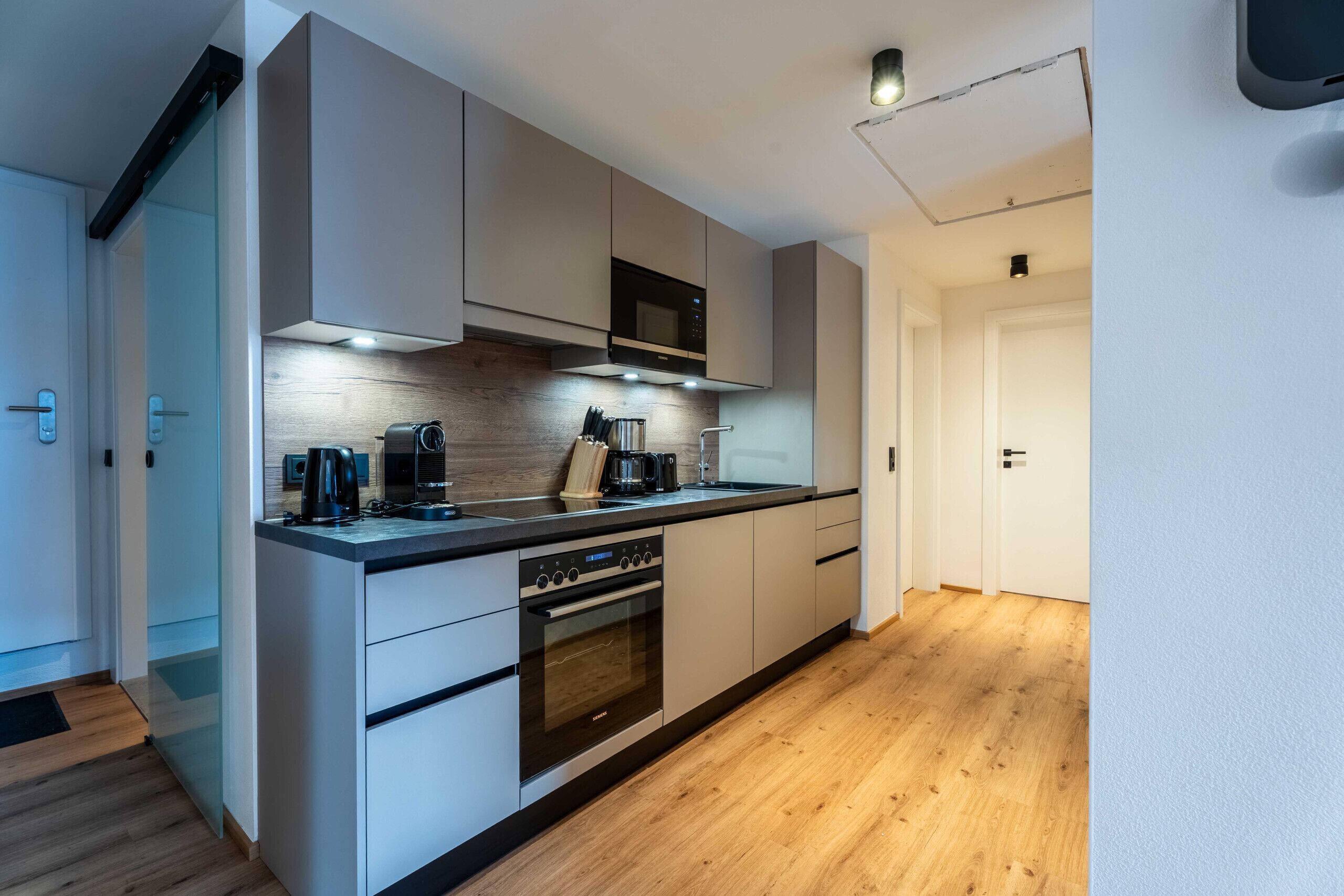 Frigorifero, microonde, forno, lavastoviglie
