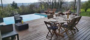 Outdoor dining - Maison 6 personnes avec piscine à débordement dans un grand jardin clos à Nérac (Nérac)