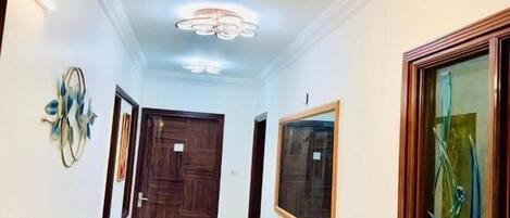 ซูพีเรียสตูิดิโอ, ลานระเบียง | ภายใน