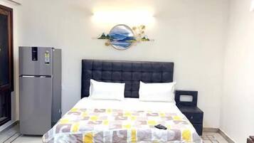 Superior Studio, Patio