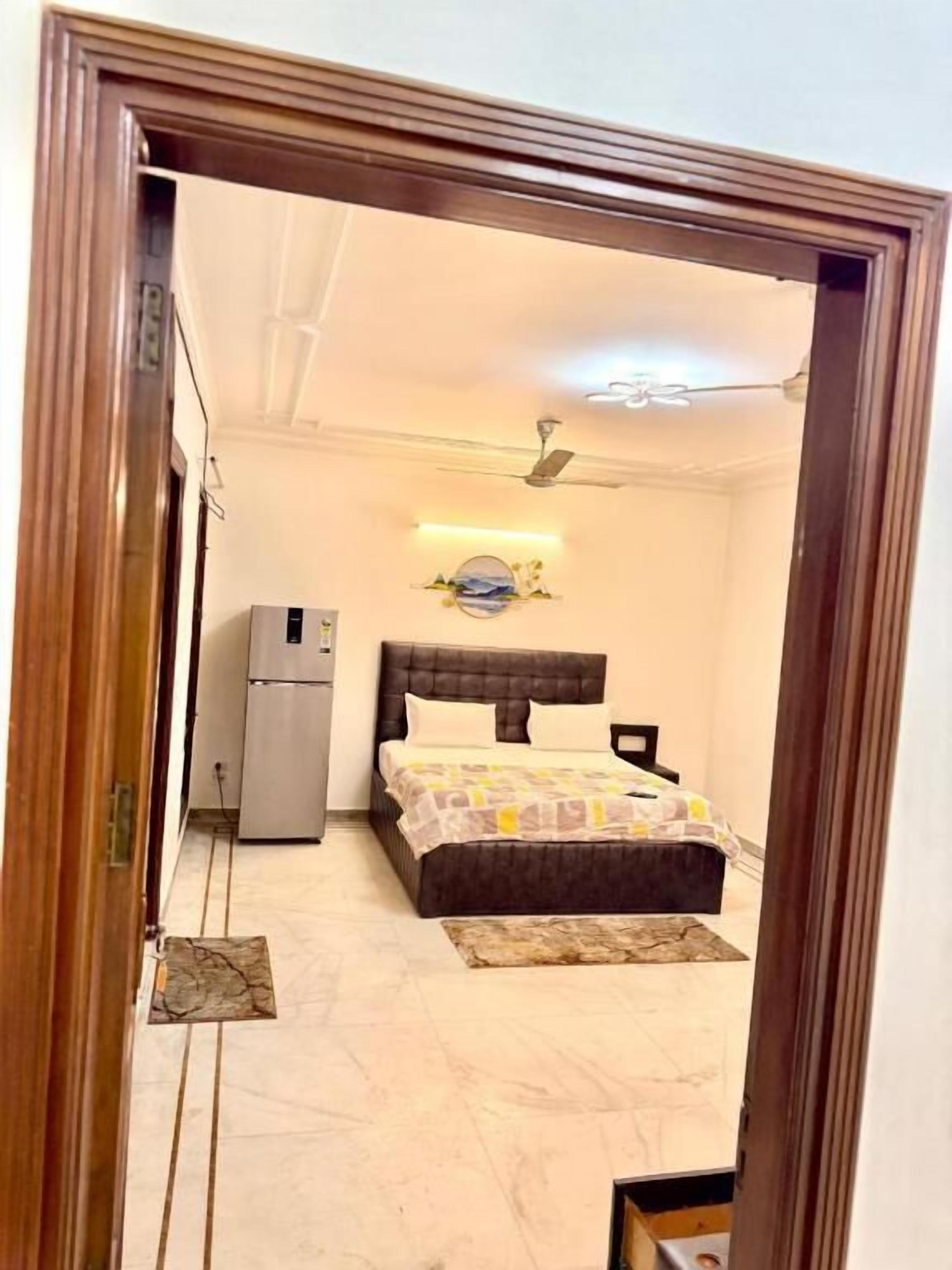 Superior Studio, Patio