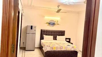 Superior Studio, Patio