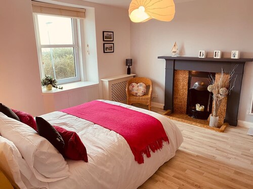 Driftwood - A coastal experience by the sea.