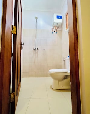 Dusche, Handtücher, Seife, Toilettenpapier