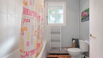 Douche, serviettes fournies