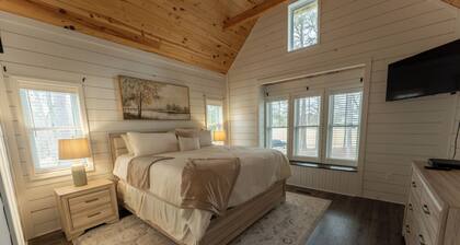 Spacious 4-bedroom farmhouse in beautiful Appling with AC