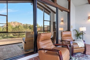 Interior - Sedona Reflections, Enjoy Red Rock Views with Hot tub and Game Room (Sedona)