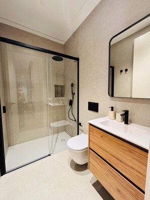 3 bedrooms - Elegant 3BD Apartment in Malaga Plaza Marina II (Málaga)