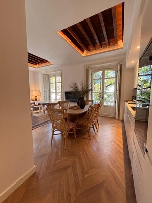 House - Elegant 3BD Apartment in Malaga Plaza Marina II (Málaga)