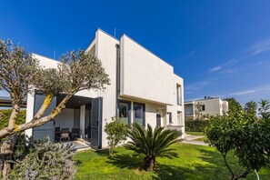 Exterior - Villa AMMA | Pool & Jacuzzi by PikHost (Plazhi San Pietro)