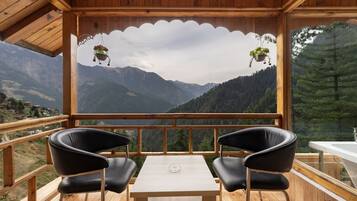 Premier Room, Bathtub, Valley View | Balcony