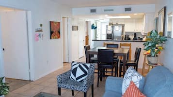 Apartment, Multiple Beds, Balcony, Pool View (Surfside 204) | Interior