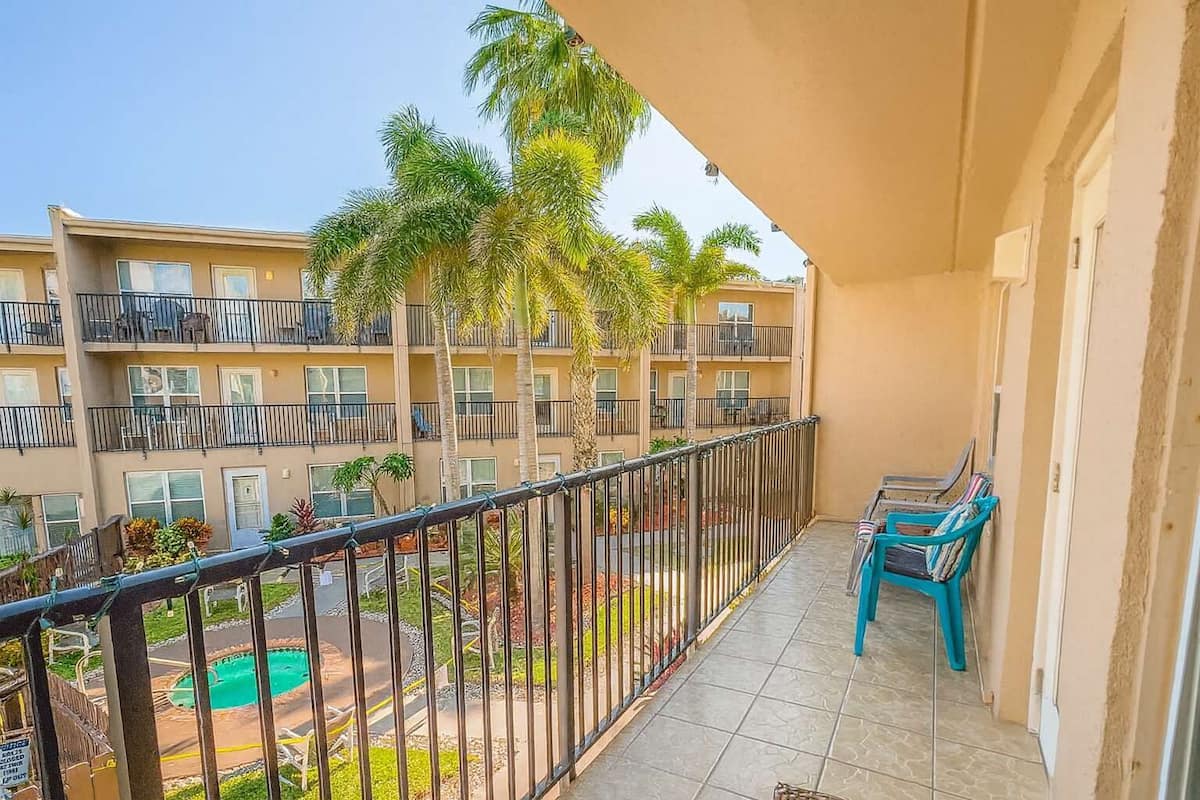 Appartamento, letti multipli, balcone, vista piscina (Surfside 204) | Vista dalla camera