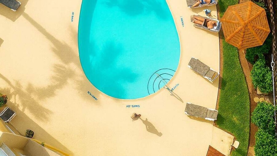 Cozy Family Retreat - Steps to Beach - Pool - Hot Tub