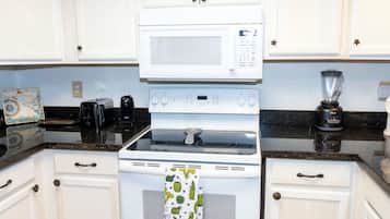 Apartment, Multiple Beds, Balcony, Pool View (Surfside 204) | Private kitchen