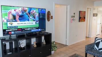 Apartment, Mehrere Betten, Balkon, Poolblick (Surfside 204) | Spielezimmer