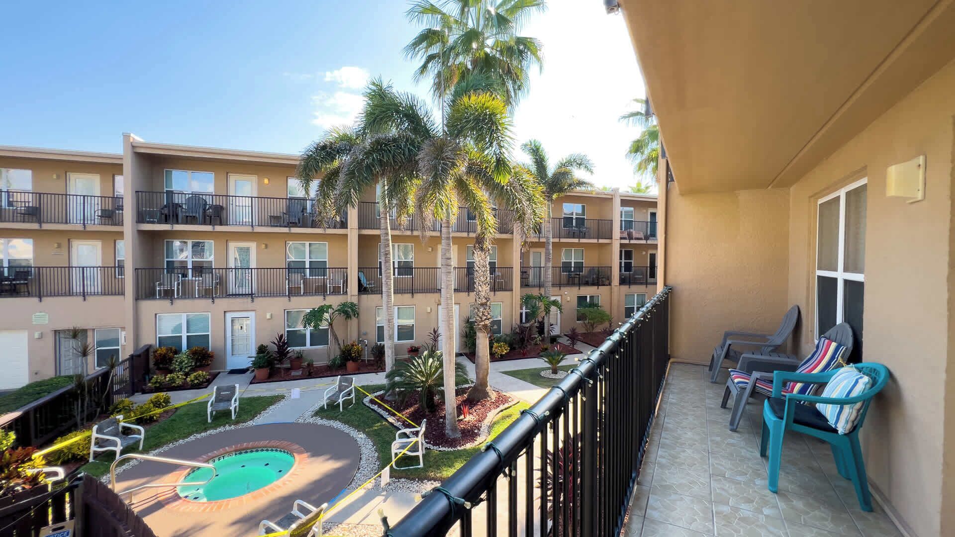 Apartemen, Beberapa Tempat Tidur, balkon, pemandangan kolam renang (Surfside 204) | Halaman properti