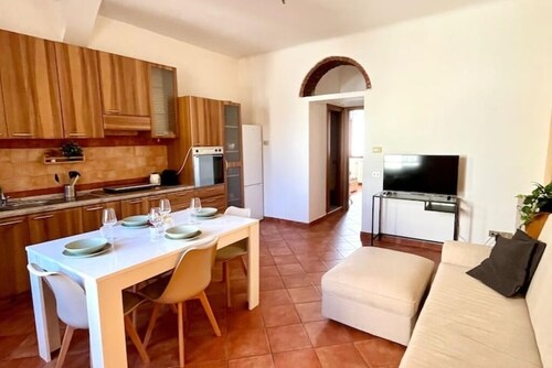 Bright Apartment Near Central Station