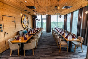 Buffet déjeuner servi en supplément en semaine