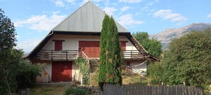 Exterior - Cosy garden-level T2 apartment in village farmhouse, near lake and mountains (Ubaye-Serre-Ponçon)