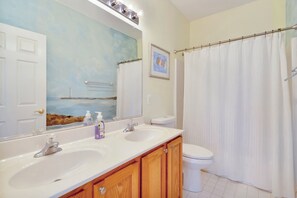 Hair dryer - **NEW 2026** 33151 W Chesapeake St. (Lewes)