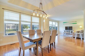 Dining - **NEW 2026** 33151 W Chesapeake St. (Lewes)