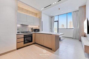 House - Upscale 1BR With Jacuzzi Prime Location in JVC (Dubai)