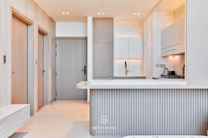 House - Upscale 1BR With Jacuzzi Prime Location in JVC (Dubai)
