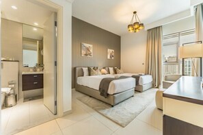 2 bedrooms, in-room safe, iron/ironing board, free WiFi - Stylish 2BR with Burj Khalifa Views, Minutes from Marine Transport Station (Dubai)